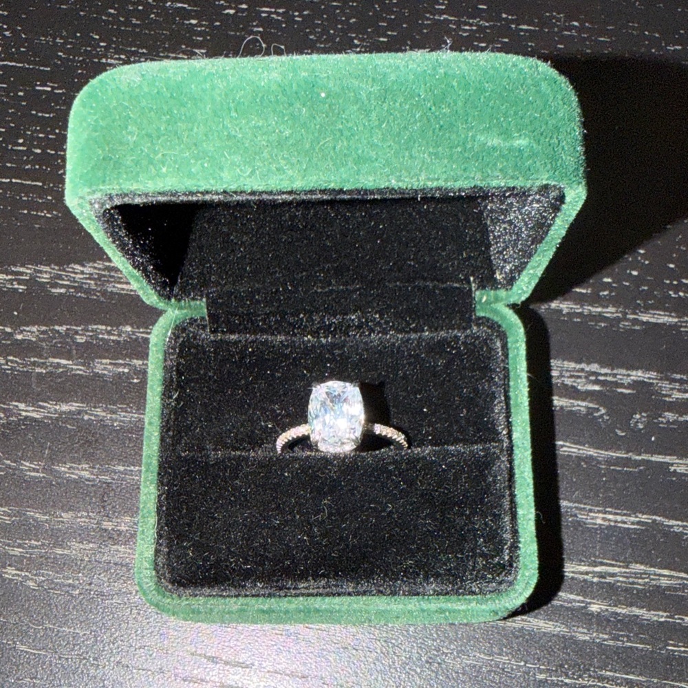 Elegant Silver Ring with Stone